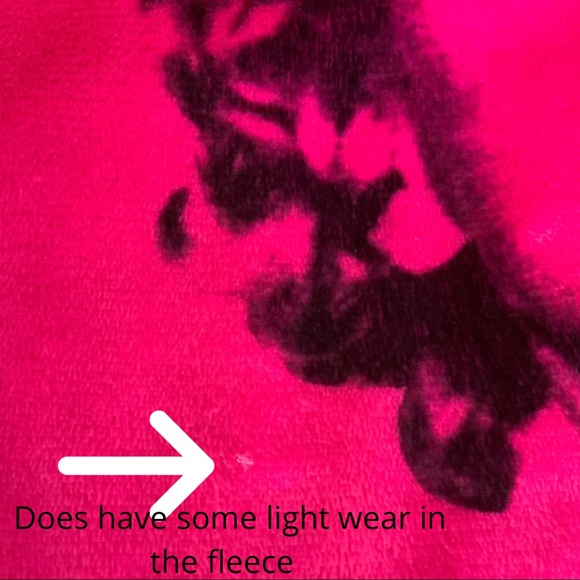 Marilyn Monroe Bubblegum Pink and Black Soft Fleece Pullover Top Size (7-9) - Picture 10 of 11